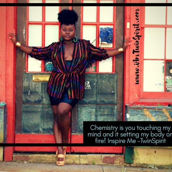 MEET YOUR POSHER 🦋Greetings, I'm TwinSpirit Curator at AfroBohoVibes - Picture 2 of 13